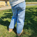 Charger l'image dans la visionneuse de la galerie, Jeans Large bleu clair - Louise