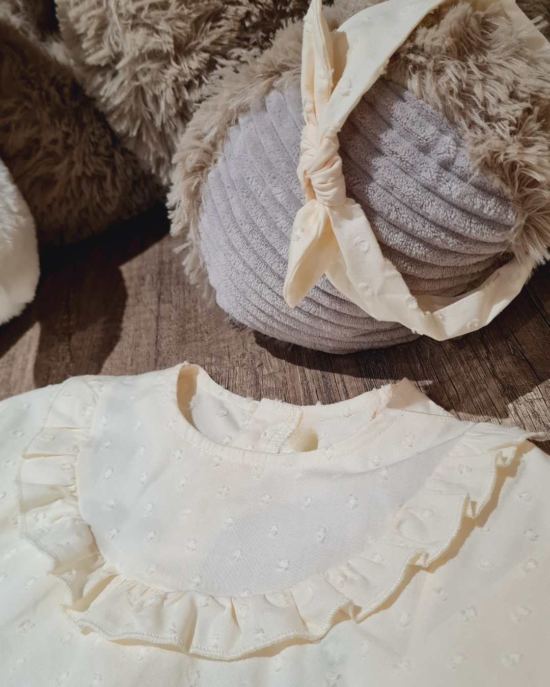 Blouse dentelle avec son petit bandeau - Lila