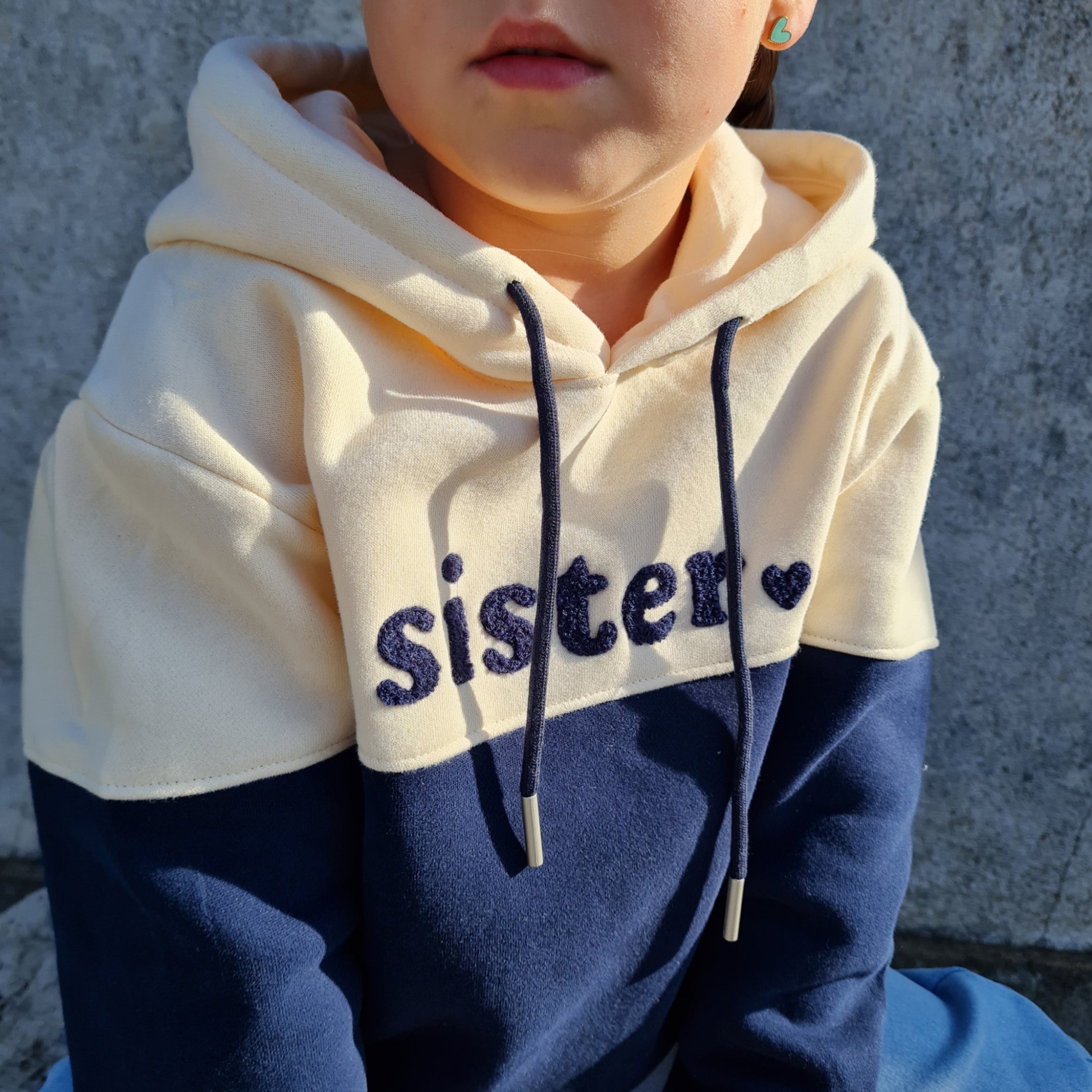 Sweat Sister - Nora